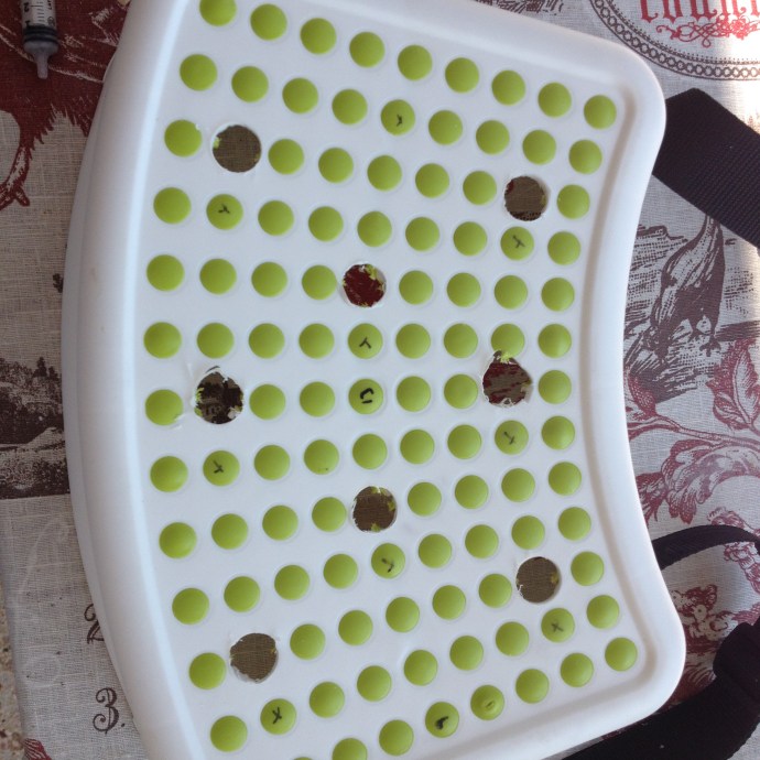 Sgabellino con i fori completati